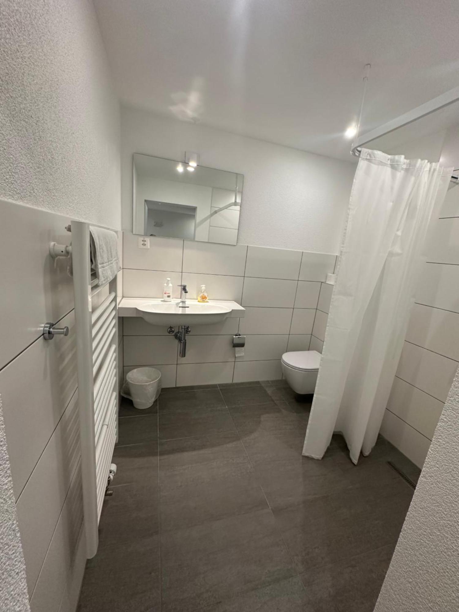 Hotel Restaurant Krebs Grenchen Esterno foto